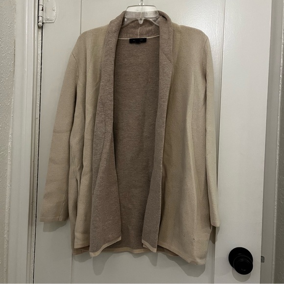 Ann Taylor Sweaters - Ann Taylor Women's Two-Tone Long Open Front Sweater with Pockets - Size M